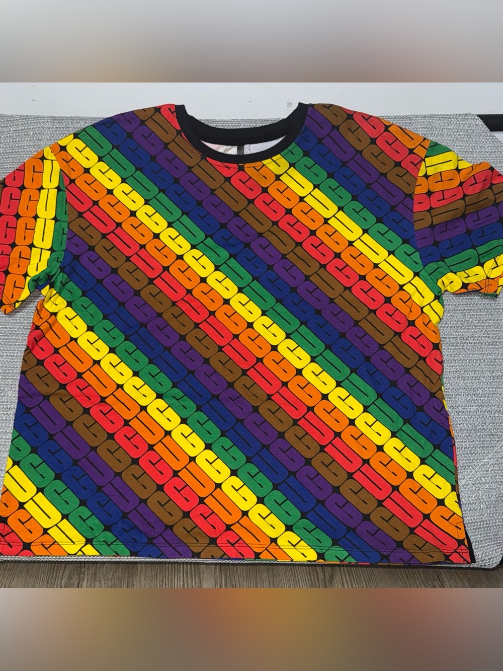 Ugg Toni Rainbow Logo Print Short Sleeve boxy Tee